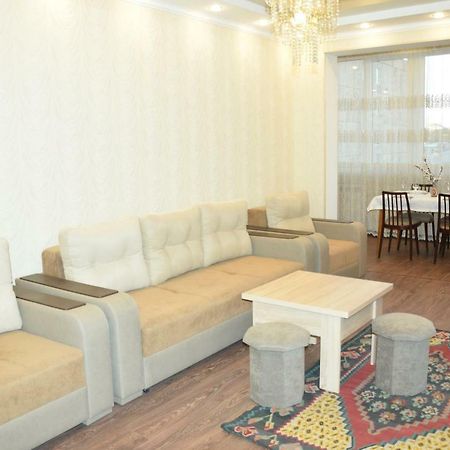 Massiv Apt Jerevan Buitenkant foto