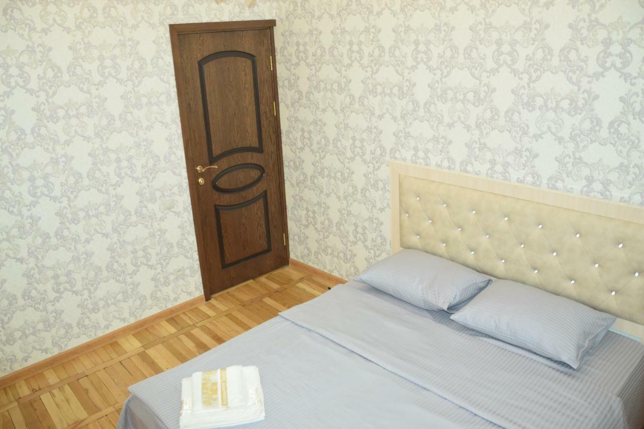 Massiv Apt Jerevan Buitenkant foto