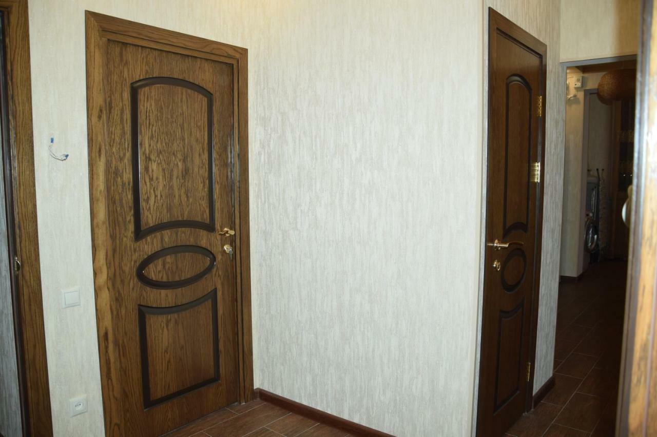 Massiv Apt Jerevan Buitenkant foto